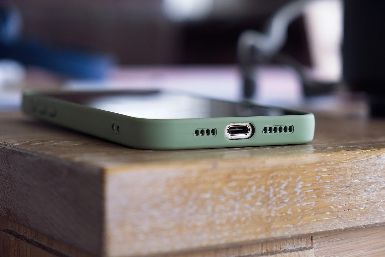 Personal Alarm vs Mobile Phone: Which Offers Better Emergency Support?